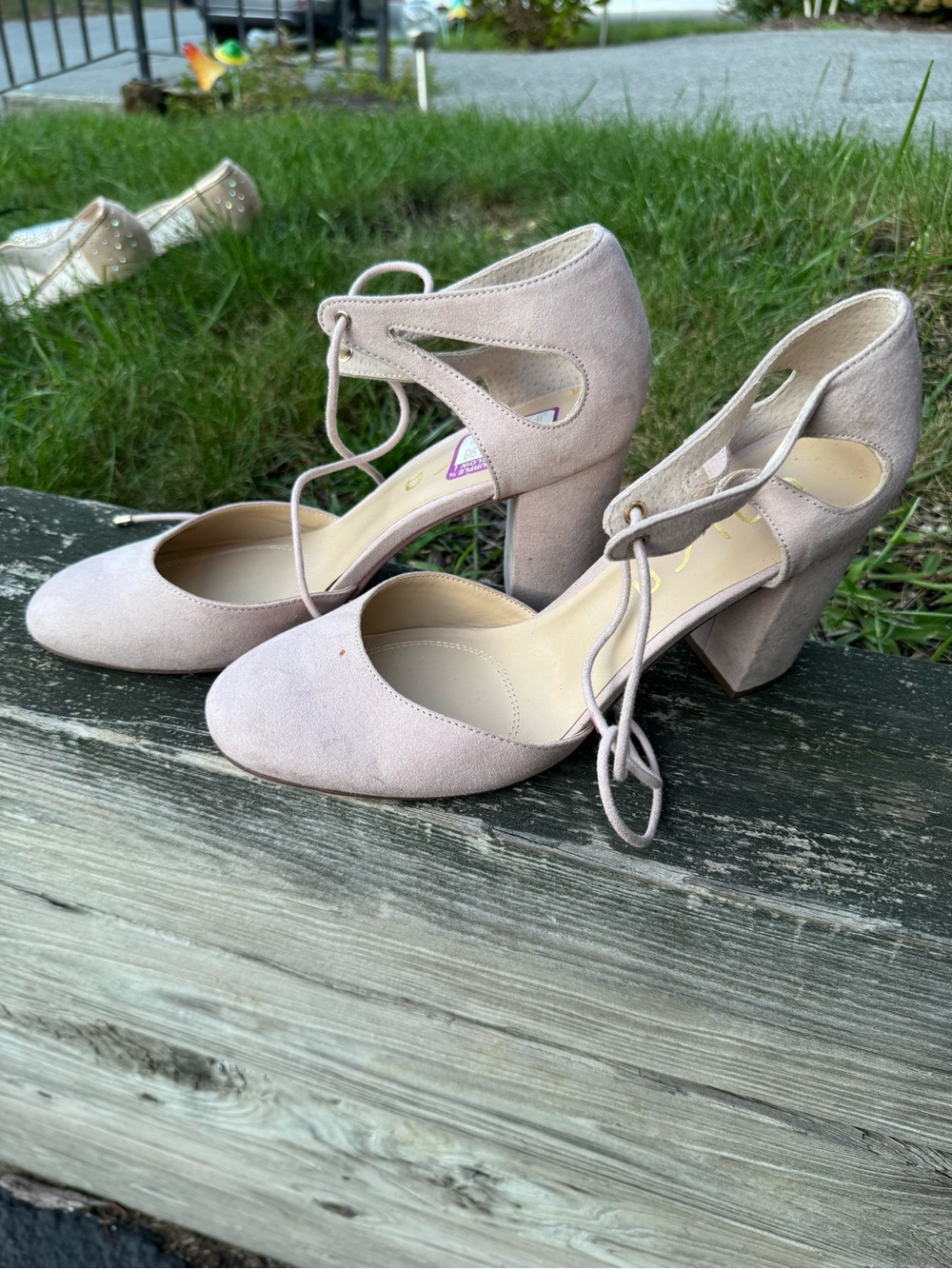 Women's Unisa New Blush Pink Suede Heels